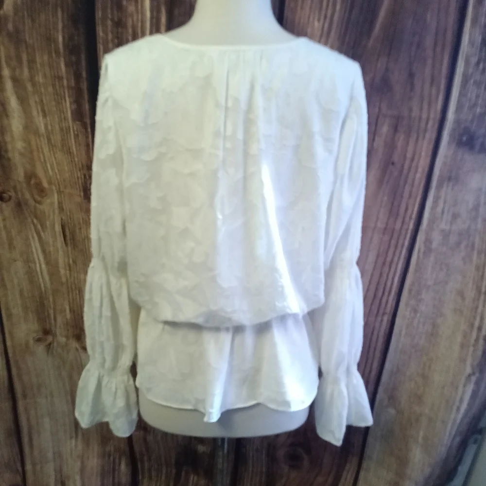 Elizabeth and James Top Size L White Floral
